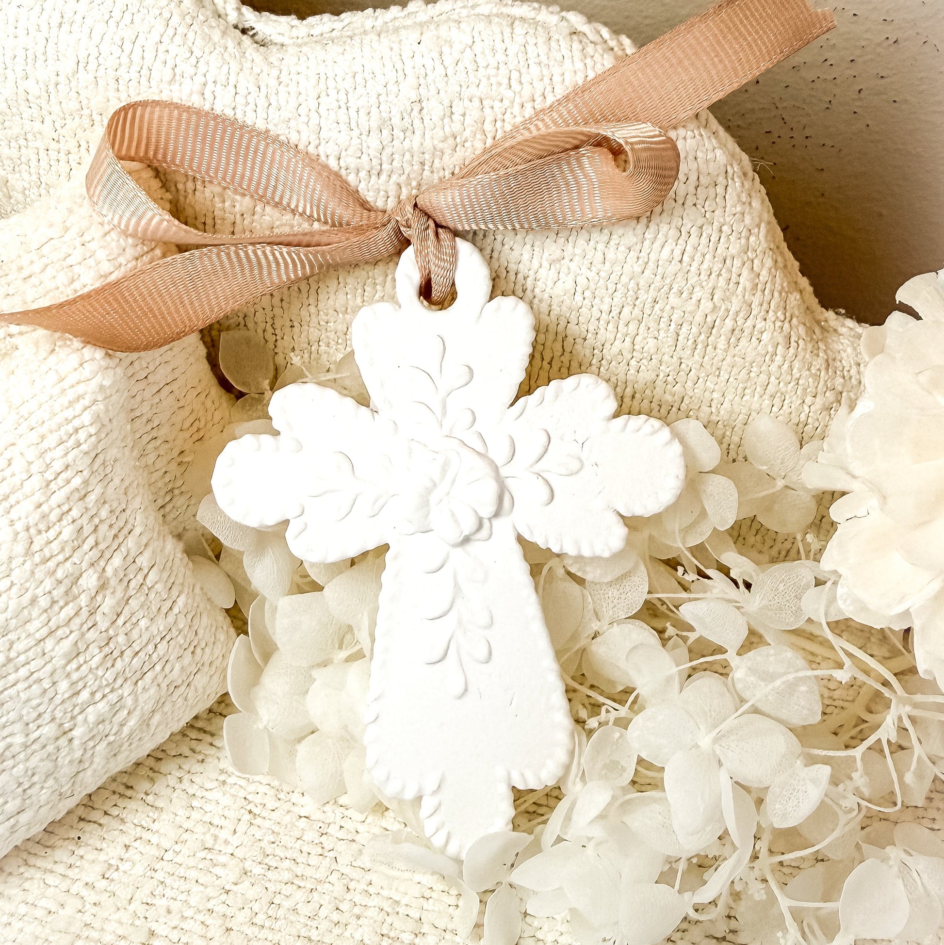 Cruz Delicada | Cerâmica Perfumada