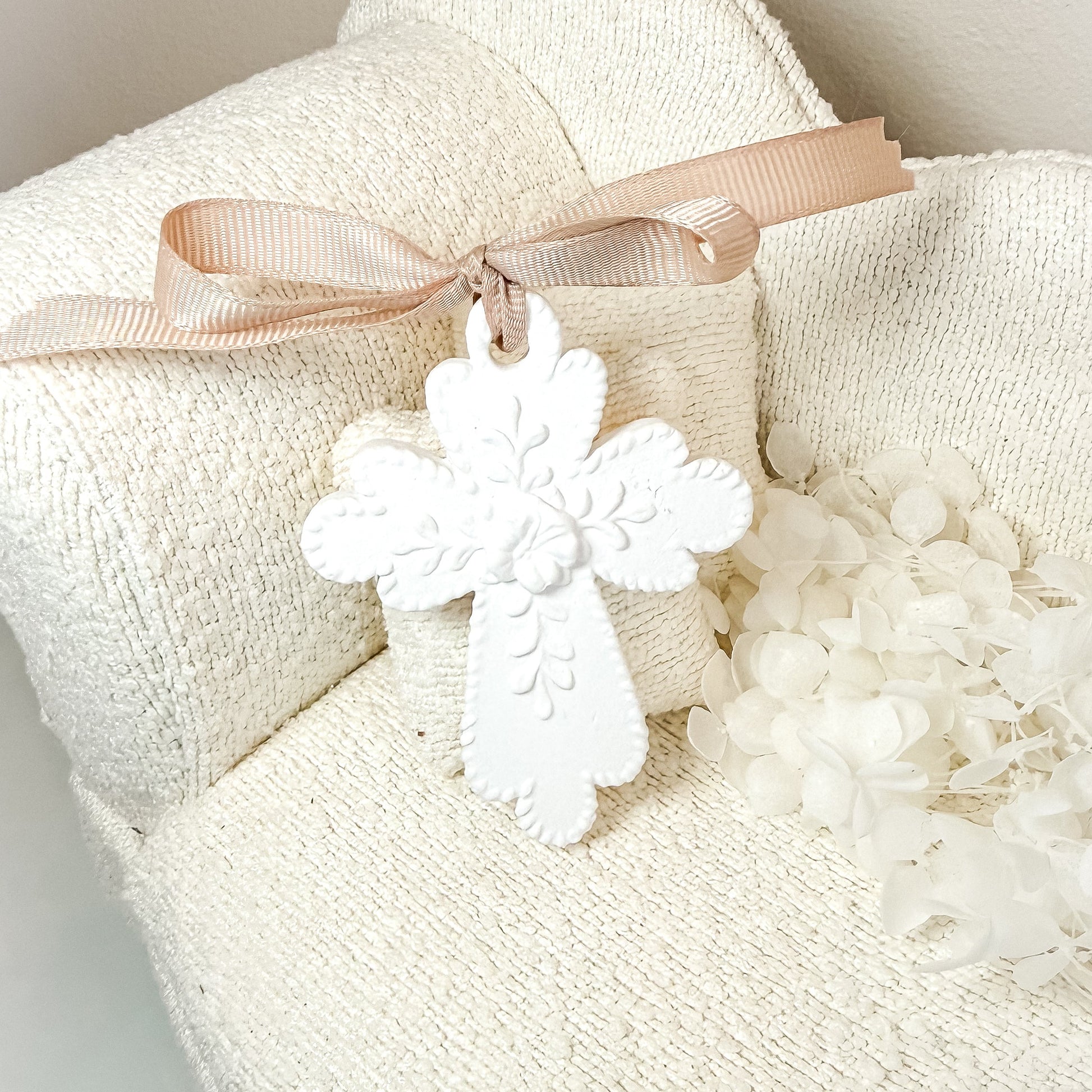 Cruz Delicada | Cerâmica Perfumada