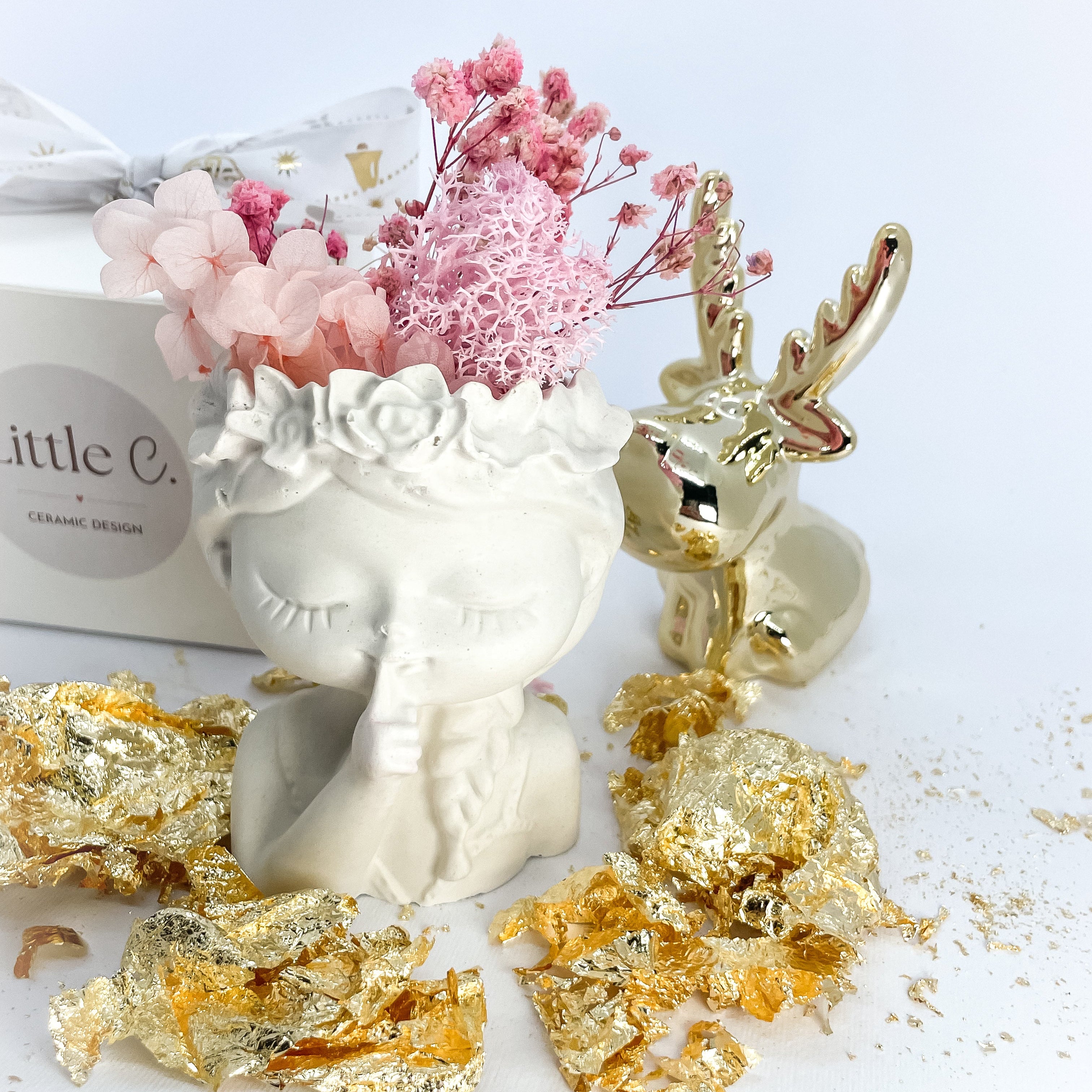 Boneca Trança de Cerâmica com Flores Secas