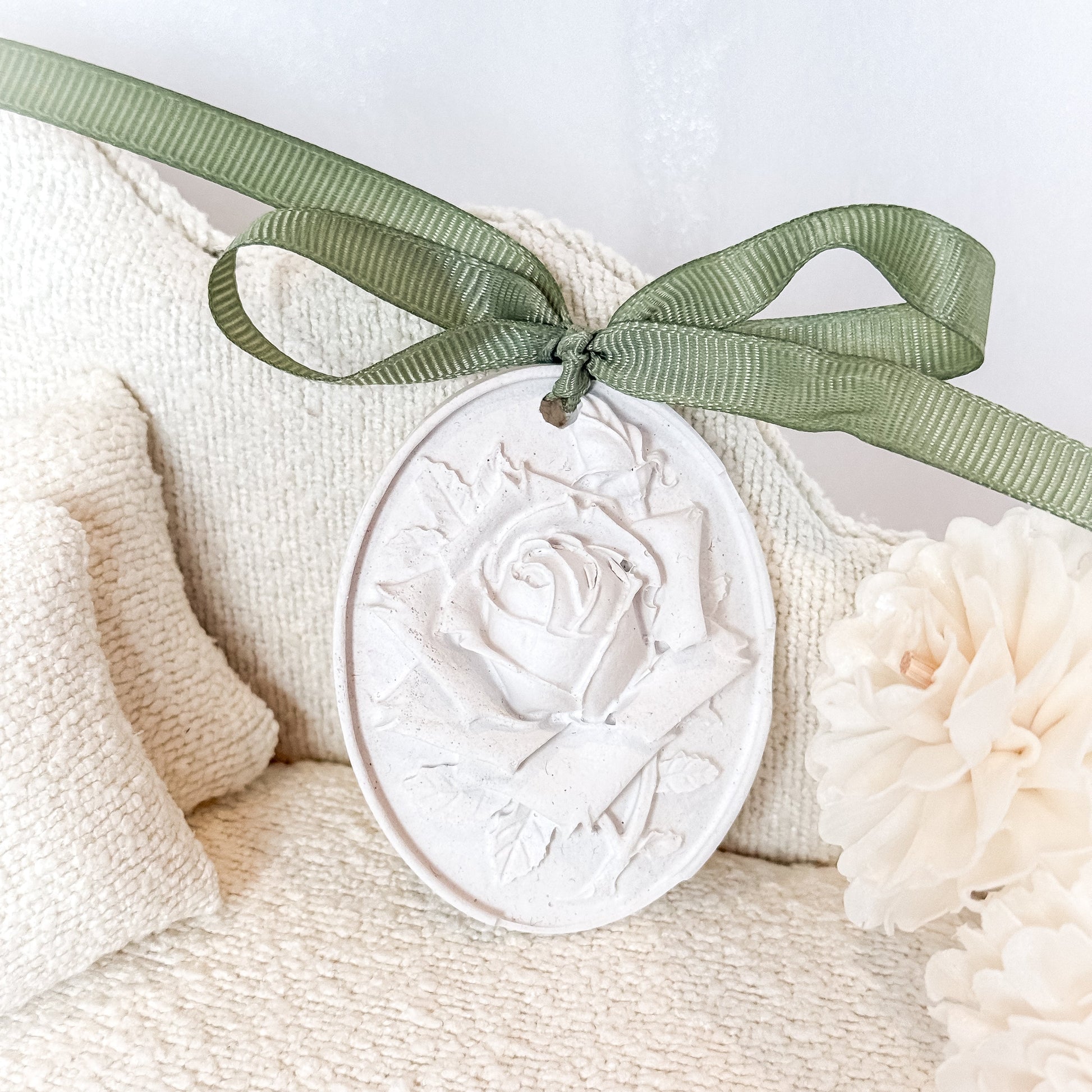 Rosa Moldura Oval | Cerâmica Perfumada