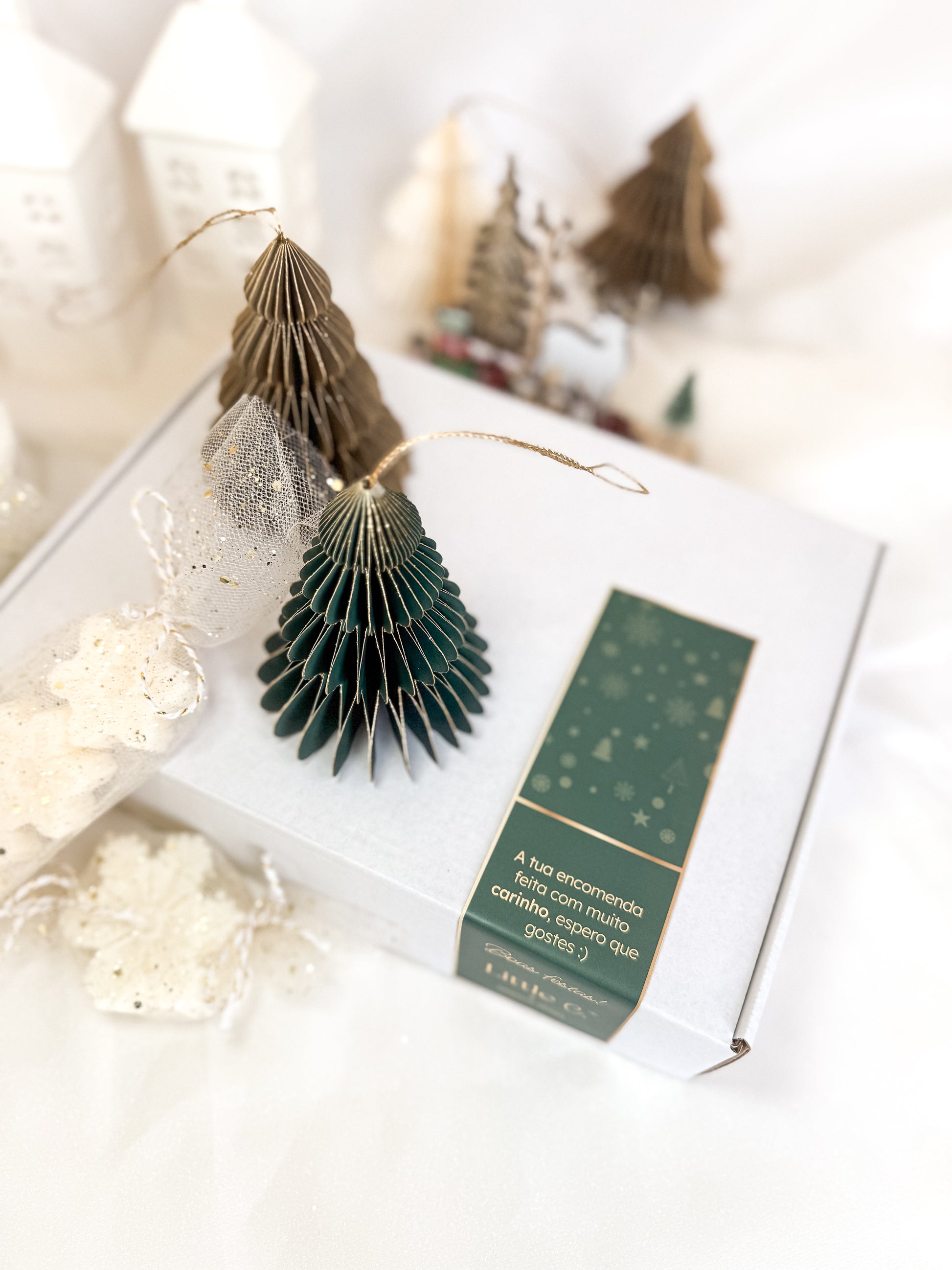 Caixa Presente Branca - Natal 2025